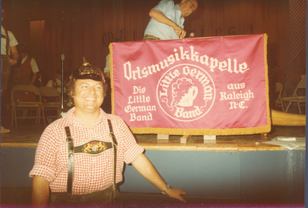 1976 10 16 07 Raleigh Memorial Auditorium Oktoberfest.jpg